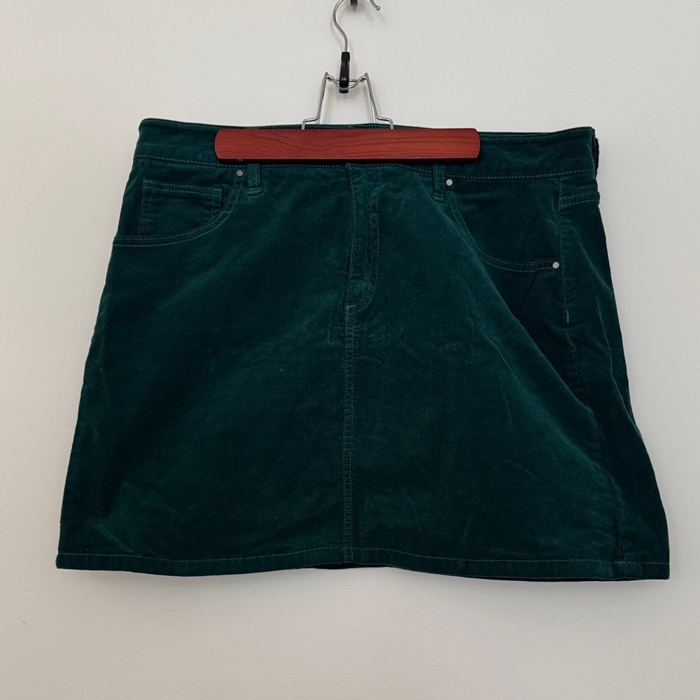 Market & Spruce Deep Green Mini Skirt